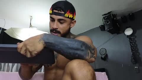 Snapshot of john_and_louis chatting on January 2025 02:21:01 PM John online show from January 2025 02:21:01 PM