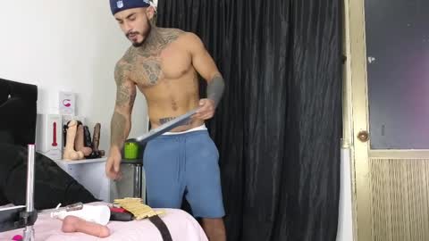 Snapshot of john_and_louis chatting on February 2025 02:11:02 PM John online show from February 2025 02:11:02 PM