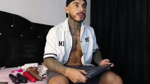 Snapshot of john_and_louis chatting on March 2025 11:09:02 AM John online show from March 2025 11:09:02 AM