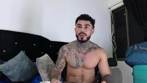 Snapshot of john_and_louis chatting on September 2025 10:59:01 AM John online show from September 2025 10:59:01 AM