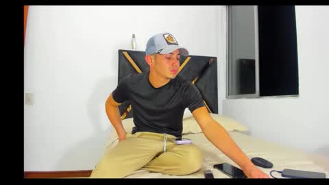 john_hot690 online show from April 2026 04:34:01 AM