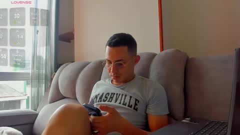 john_hot690 online show from April 2026 08:55:02 PM