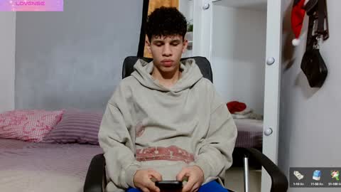 john_ssnow29 online show from January 2025 11:42:01 PM