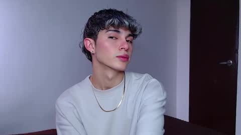 John Vichenso online show from November 2025 09:05:02 PM