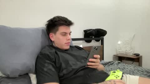 Snapshot of johnafterdark chatting on December 2024 01:14:01 AM JAXX online show from December 2024 01:14:01 AM