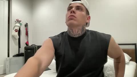 Snapshot of johnafterdark chatting on December 2024 04:28:02 AM JAXX online show from December 2024 04:28:02 AM