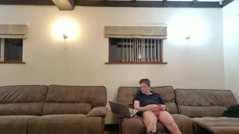 Snapshot of johnathan_stuart33 chatting on April 2026 10:04:01 PM johnathan_stuart33 online show from April 2026 10:04:01 PM