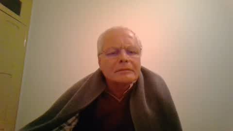 Snapshot of johndesnudado chatting on December 2024 12:43:02 AM johndesnudado online show from December 2024 12:43:02 AM