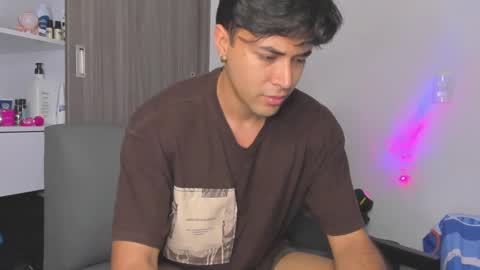 johnny_bravo777 online show from February 2025 09:46:02 AM