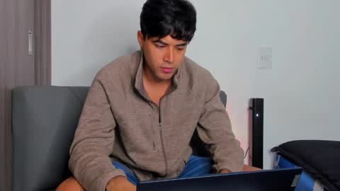 johnny_bravo777 online show from February 2025 04:55:01 AM