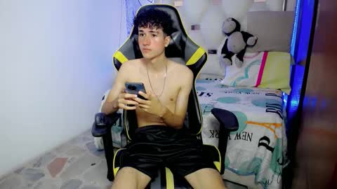 johnny_cagee online show from November 2025 06:01:01 AM