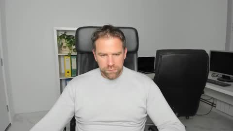 johnnydough82 online show from December 2024 05:09:02 AM