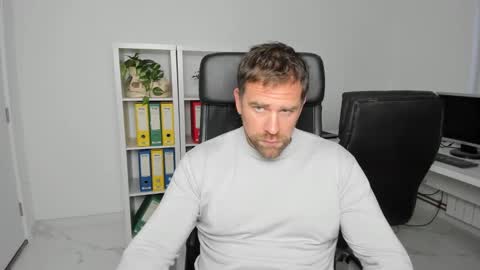 johnnydough82 online show from December 2024 08:01:02 AM