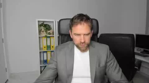 johnnydough82 online show from December 2024 05:37:01 AM