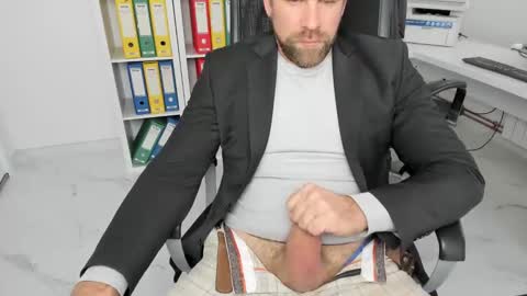 johnnydough82 online show from December 2024 07:15:01 AM