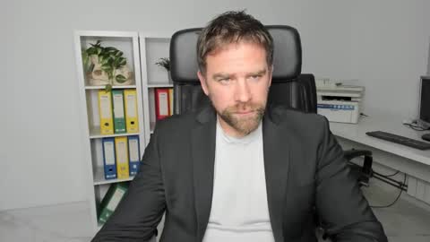 johnnydough82 online show from December 2024 04:23:02 AM