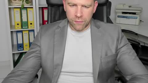 johnnydough82 online show from December 2024 04:30:01 PM