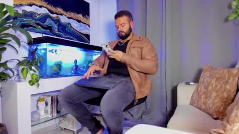 JOHNNY online show from January 2025 11:14:02 PM