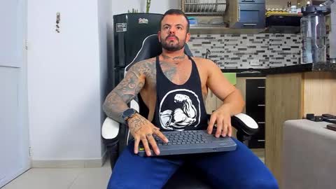 JOHNNY online show from December 2025 12:15:02 AM