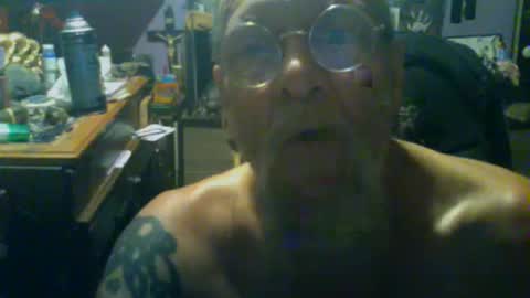 Snapshot of johnnyshung1 chatting on December 2025 06:58:01 PM johnnyshung1 online show from December 2025 06:58:01 PM