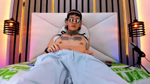 johnsonisaac94  online show from March 2025 05:18:02 AM