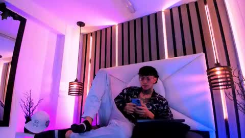 johnsonisaac94  online show from September 2025 01:29:02 AM