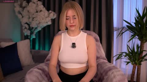 Paula online show from September 2025 03:11:02 AM