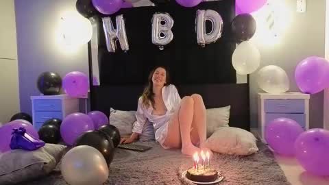 jolie_lov online show from March 2026 03:40:01 PM