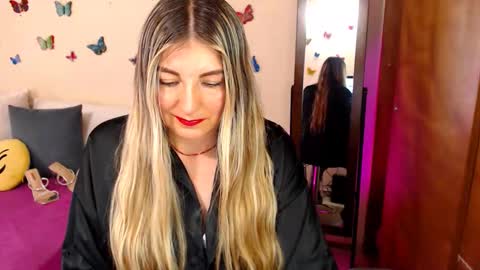 Jolie Mature online show from December 2025 08:15:02 PM