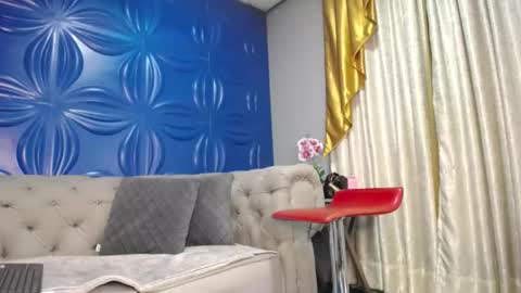 Jolie online show from November 2025 12:53:01 PM