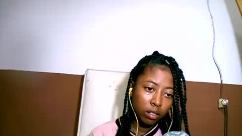 joliekah27 online show from February 2025 01:58:02 AM