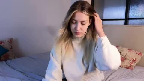 Snapshot of jolyndeb chatting on September 2025 12:37:01 PM Viola online show from September 2025 12:37:01 PM