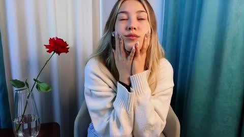 Snapshot of jolyndeb chatting on September 2025 11:43:02 AM Viola online show from September 2025 11:43:02 AM