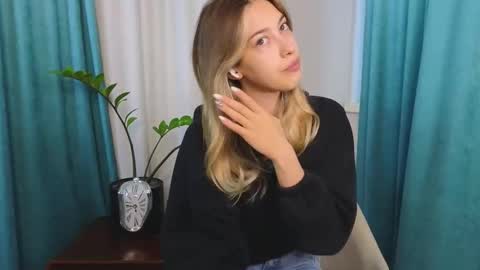 Snapshot of jolyndeb chatting on September 2025 11:10:01 AM Viola online show from September 2025 11:10:01 AM