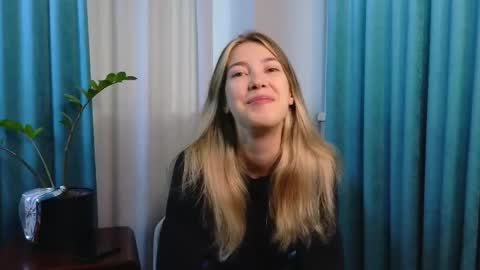 Snapshot of jolyndeb chatting on September 2025 11:21:02 AM Viola online show from September 2025 11:21:02 AM