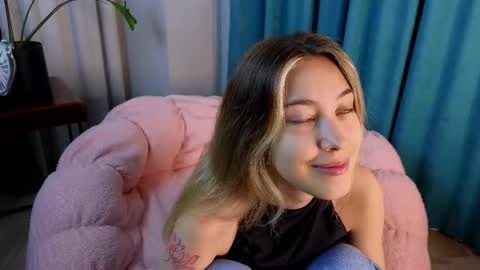 Snapshot of jolyndeb chatting on September 2025 11:11:02 AM Viola online show from September 2025 11:11:02 AM