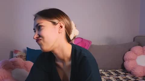 Snapshot of jolyndeb chatting on October 2025 11:28:02 AM Viola online show from October 2025 11:28:02 AM