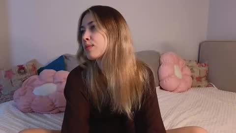 Snapshot of jolyndeb chatting on October 2025 11:30:01 AM Viola online show from October 2025 11:30:01 AM