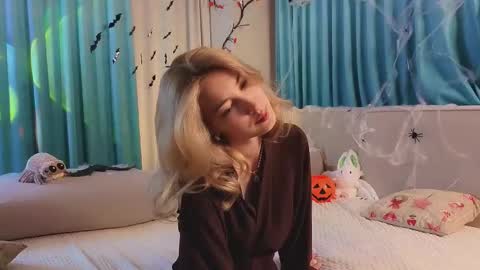 Snapshot of jolyndeb chatting on October 2025 11:11:01 AM Viola online show from October 2025 11:11:01 AM