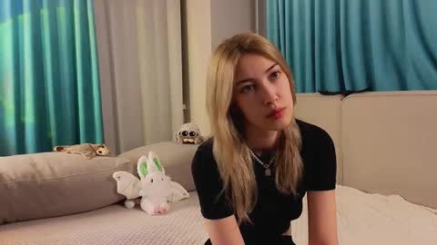 Snapshot of jolyndeb chatting on November 2025 11:12:02 AM Viola online show from November 2025 11:12:02 AM