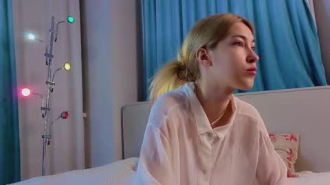 Snapshot of jolyndeb chatting on November 2025 11:22:01 AM Viola online show from November 2025 11:22:01 AM