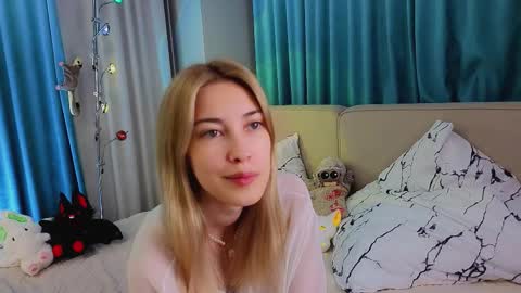 Snapshot of jolyndeb chatting on November 2025 11:32:02 AM Viola online show from November 2025 11:32:02 AM