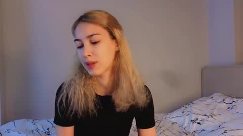 Snapshot of jolyndeb chatting on November 2025 11:21:02 AM Viola online show from November 2025 11:21:02 AM