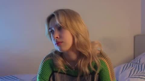 Snapshot of jolyndeb chatting on November 2025 11:09:02 AM Viola online show from November 2025 11:09:02 AM