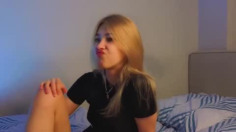 Snapshot of jolyndeb chatting on November 2025 11:21:01 AM Viola online show from November 2025 11:21:01 AM