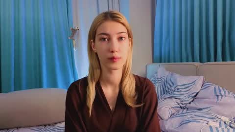 Snapshot of jolyndeb chatting on November 2025 11:13:01 AM Viola online show from November 2025 11:13:01 AM