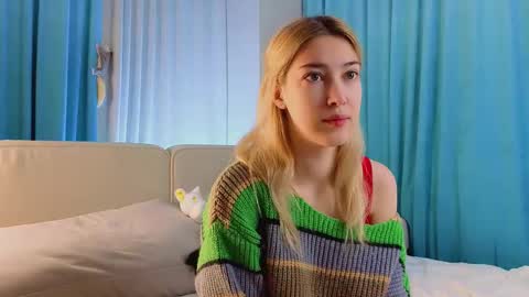 Snapshot of jolyndeb chatting on December 2025 11:14:02 AM Viola online show from December 2025 11:14:02 AM