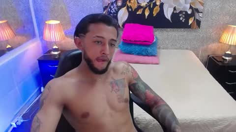 Snapshot of jonas_conor chatting on September 2025 09:03:01 PM Jonas online show from September 2025 09:03:01 PM