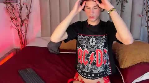 Snapshot of jonny_gilbert chatting on November 2025 01:22:01 PM jonny_gilbert online show from November 2025 01:22:01 PM