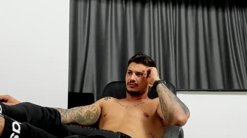 Snapshot of jonnyporn1 chatting on January 2025 03:12:02 AM jonnyporn1 online show from January 2025 03:12:02 AM